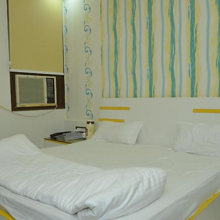 Hotel Paradise Inn Auraiya Экстерьер фото