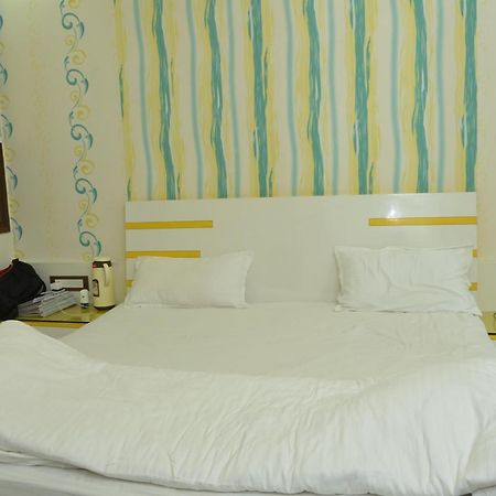 Hotel Paradise Inn Auraiya Экстерьер фото