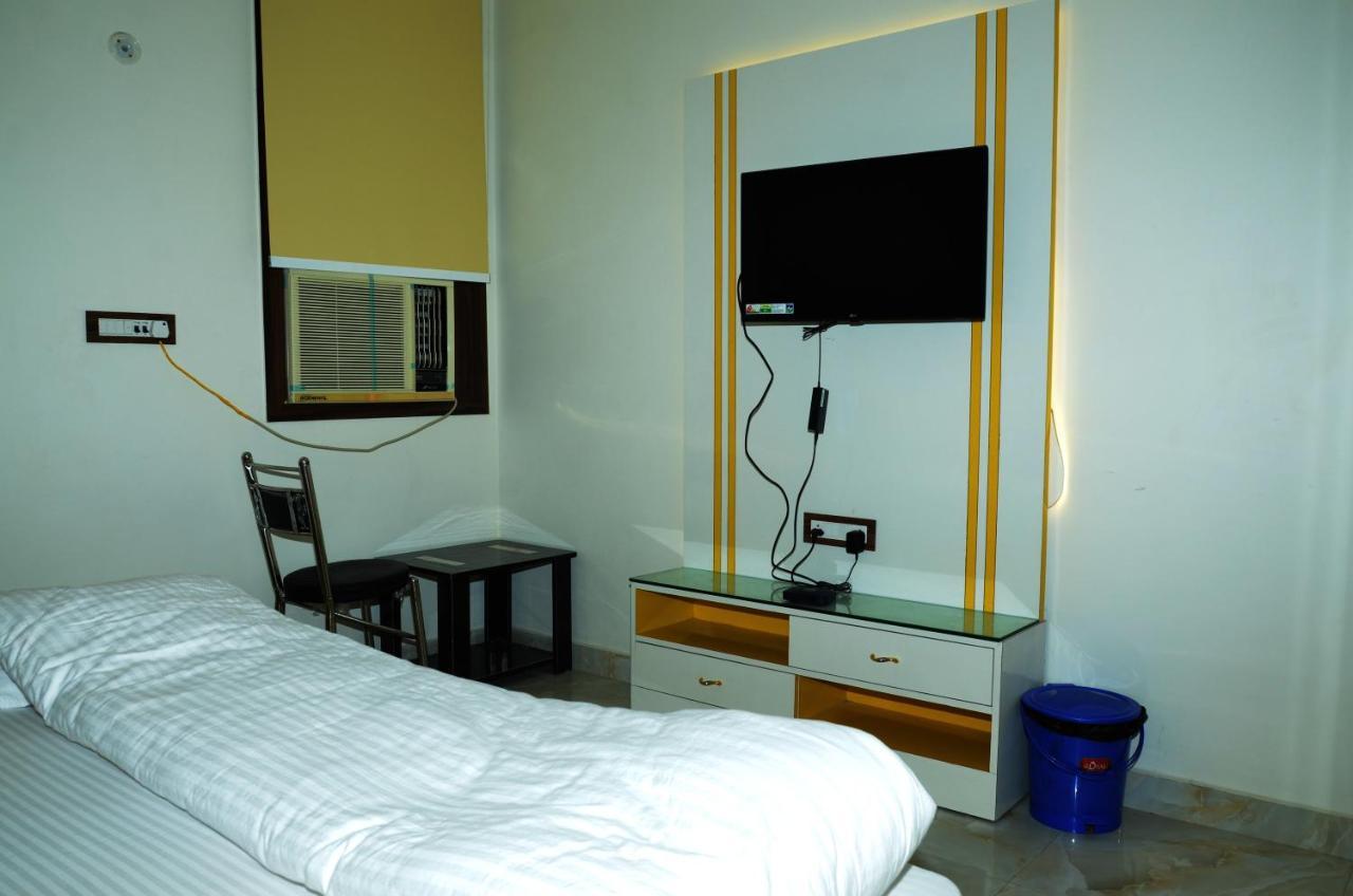 Hotel Paradise Inn Auraiya Экстерьер фото