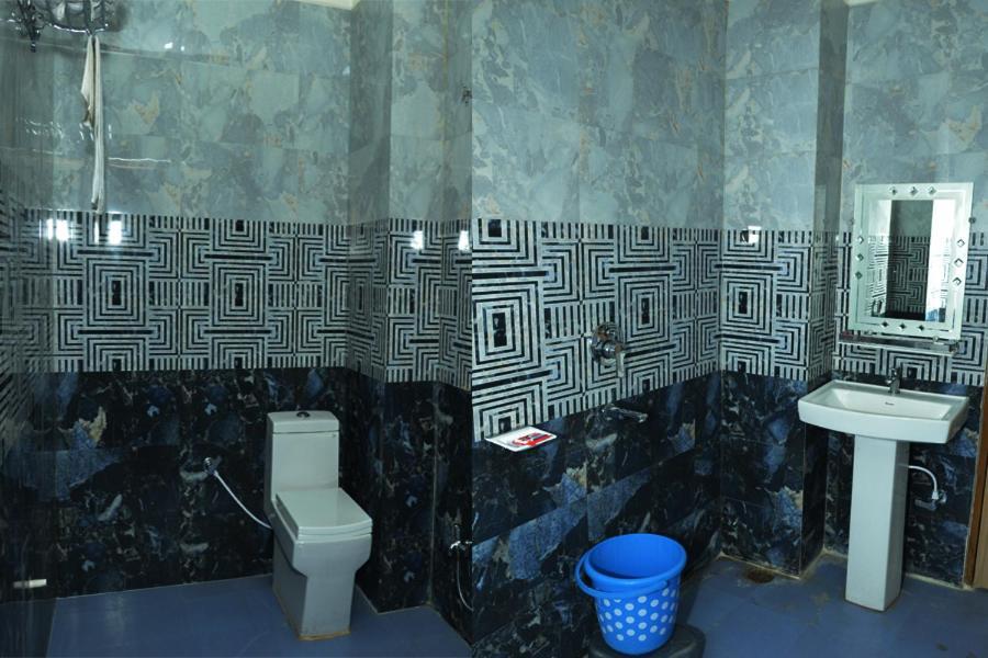 Hotel Paradise Inn Auraiya Экстерьер фото