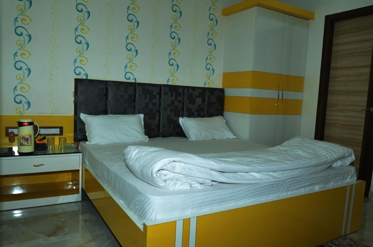 Hotel Paradise Inn Auraiya Экстерьер фото